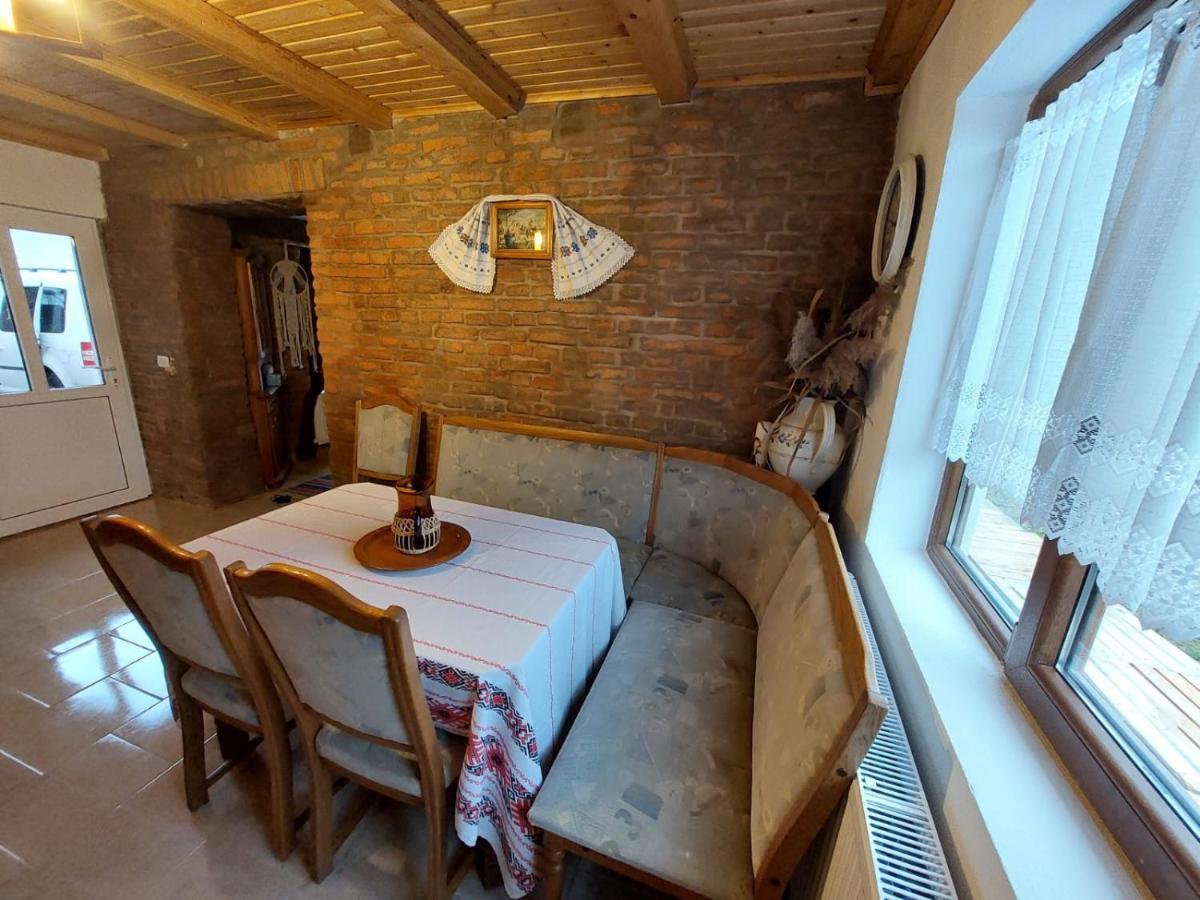 Casuta De Sub Munte Cartisoara Villa Bagian luar foto